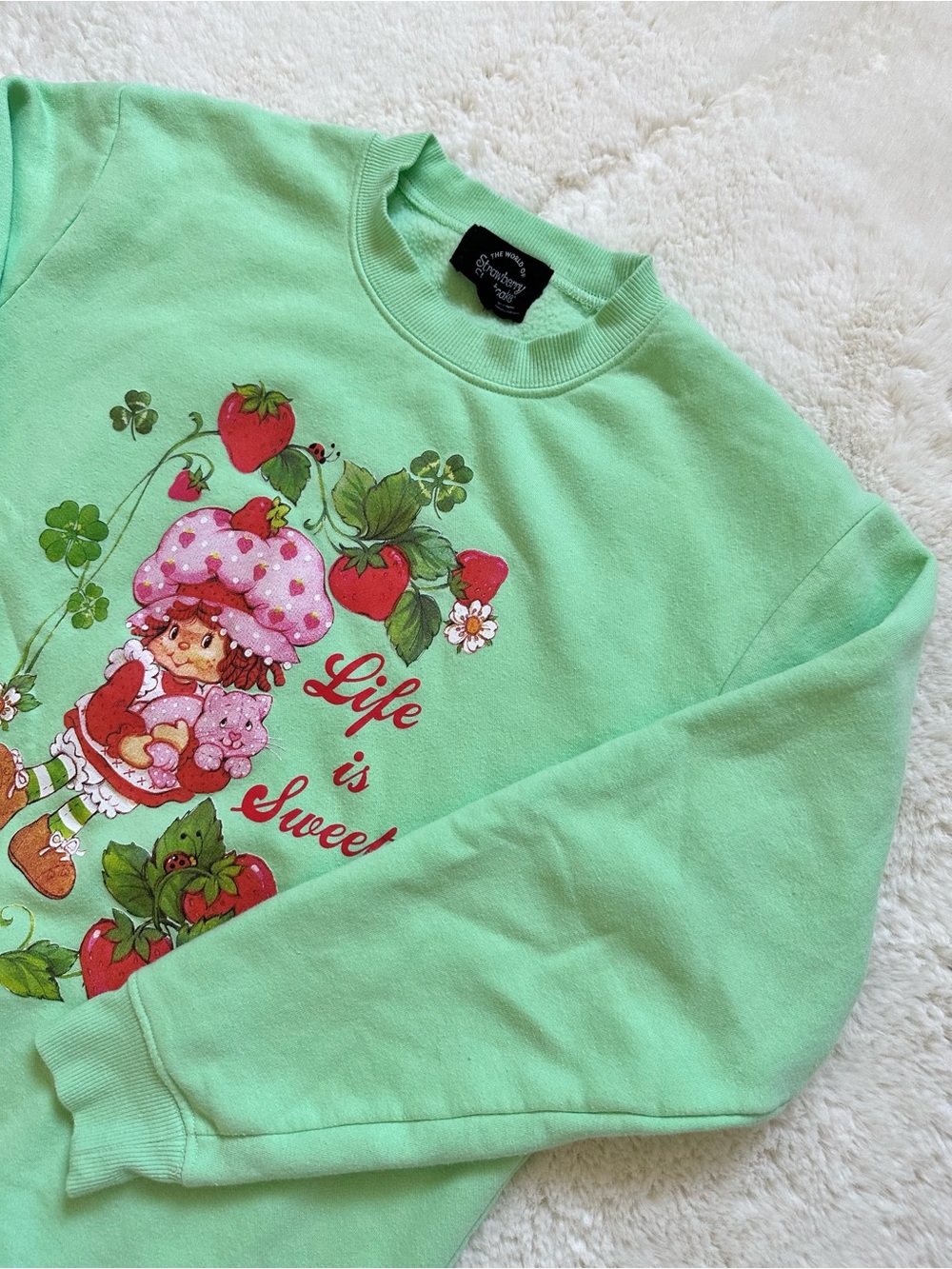 Strawberry Shortcake Women’s Graphic Sweatshirt Size M - Picture 3 of 12
